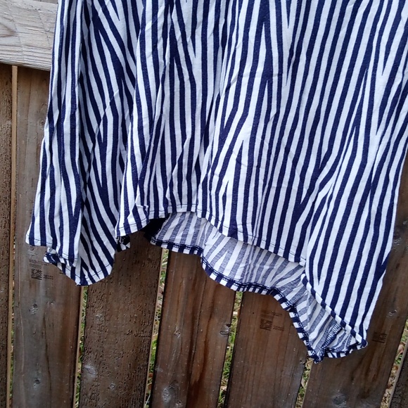 Cato Striped Flowy Tank Top - Picture 5 of 12